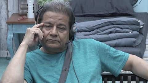 Can you guess how much Anup Jalota spent on hair-transplant? Can you guess how much Anup Jalota spent on hair-transplant?