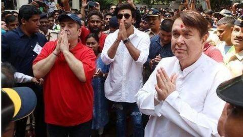 Kapoors bid adieu to the Ganesh Chaturthi celebrations last year Kapoors bid adieu to the Ganesh Chaturthi celebrations last year