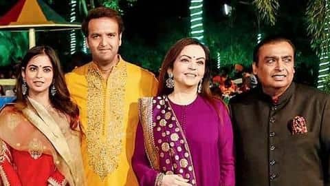 #IshaAmbaniWedding: Mukesh and Nita Ambani dance on romantic song #IshaAmbaniWedding: Mukesh and Nita Ambani dance on romantic song