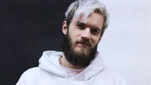 pewdiepie v s t series youtuber desperately streams fortnite to stay ahead - photo de youtubeur fortnite