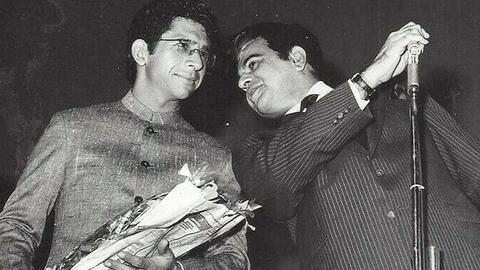 Naseeruddin Shah defends comment on Dilip Kumar's 'contribution' to cinema Naseeruddin Shah defends comment on Dilip Kumar's 'contribution' to cinema