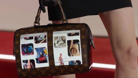 Want something new? See this Louis Vuitton purse with screen Want something new? See this Louis Vuitton purse with screen