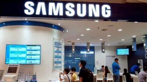 Your phone is dirtier than toilet-seat. Samsung has a solution Your phone is dirtier than toilet-seat. Samsung has a solution