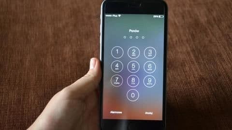 iOS 12.1 lockscreen bypassed hours after release, contacts accessed iOS 12.1 lockscreen bypassed hours after release, contacts accessed