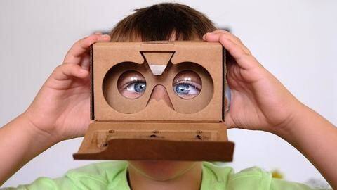 Phone-based VR continues to diminish Phone-based VR continues to diminish