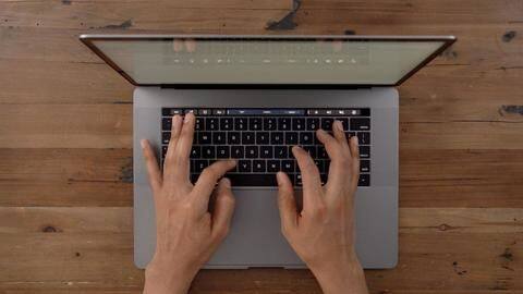 Apparently, Apple is working on another MacBook: Details here Apparently, Apple is working on another MacBook: Details here