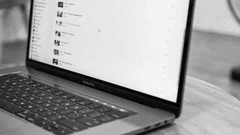 Try this quick setting to boost your MacBook's battery life Try this quick setting to boost your MacBook's battery life