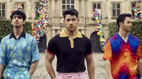 Jonas brothers' new song invites 'Hum Saath Saath Hain' memes Jonas brothers' new song invites 'Hum Saath Saath Hain' memes