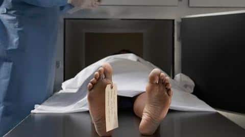 Doctor held for not informing kin about patient's death, overcharging Doctor held for not informing kin about patient's death, overcharging