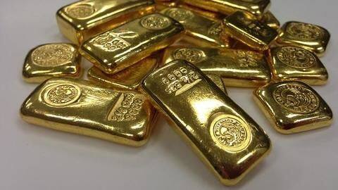 Father confessed to sneaking in gold illegally earlier too Father confessed to sneaking in gold illegally earlier too