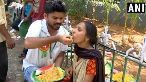Hyderabad: Man sets world record by feeding over 1,000 people Hyderabad: Man sets world record by feeding over 1,000 people