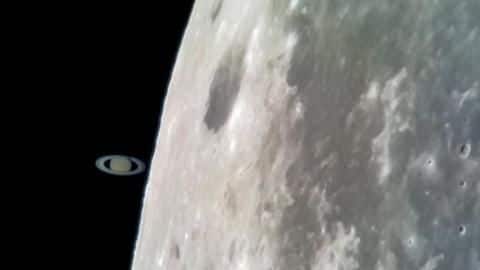 South African man uses smartphone to capture Saturn 'touching' Moon South African man uses smartphone to capture Saturn 'touching' Moon