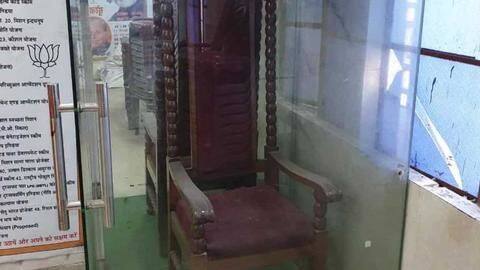 'Lucky' chair for PM Modi being prepared before Kanpur rally 'Lucky' chair for PM Modi being prepared before Kanpur rally
