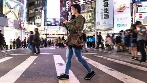 In New York, walking while texting could soon be illegal In New York, walking while texting could soon be illegal