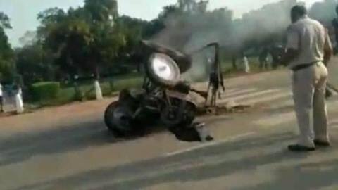 Farm bills protest: Tractor set on fire at India Gate Farm bills protest: Tractor set on fire at India Gate