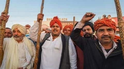 Farmers threaten to block Delhi-UP Ghazipur border to intensify protest Farmers threaten to block Delhi-UP Ghazipur border to intensify protest