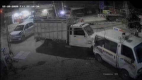 Caught on camera: Patients' relative rams truck inside Gurugram hospital Caught on camera: Patients' relative rams truck inside Gurugram hospital