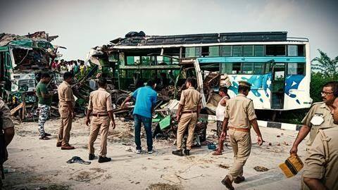 15 killed as truck crashes into passenger bus in Barabanki 15 killed as truck crashes into passenger bus in Barabanki