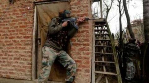 Colonel, Major among 5 security personnel martyred in Handwara encounter Colonel, Major among 5 security personnel martyred in Handwara encounter