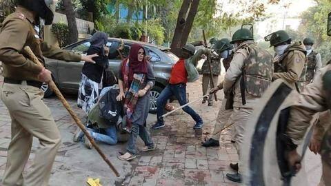 Jamia violence: SC to hear plea tomorrow, if rioting stops Jamia violence: SC to hear plea tomorrow, if rioting stops