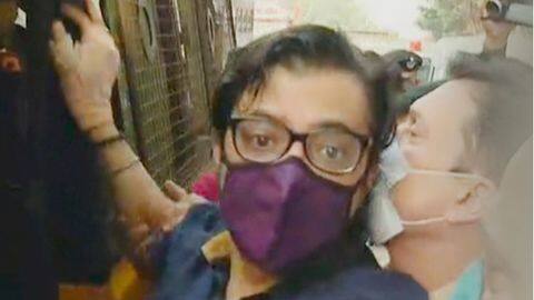 Arnab Goswami shifted to Taloja Jail; alleges threat to life Arnab Goswami shifted to Taloja Jail; alleges threat to life