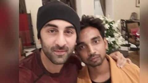 Ranbir lets his fan sit on floor, gets brutally trolled Ranbir lets his fan sit on floor, gets brutally trolled