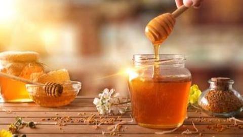 Easy ways to incorporate honey to your hair care routine Easy ways to incorporate honey to your hair care routine