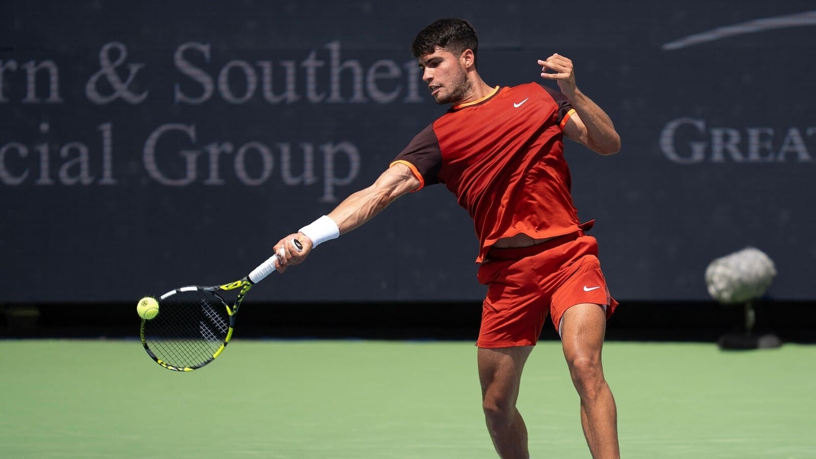 Carlos Alcaraz apologizes for unusual racquet incident at Cincinnati Open