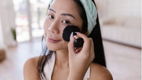 All about baking your face, the buzzing makeup trend All about baking your face, the buzzing makeup trend