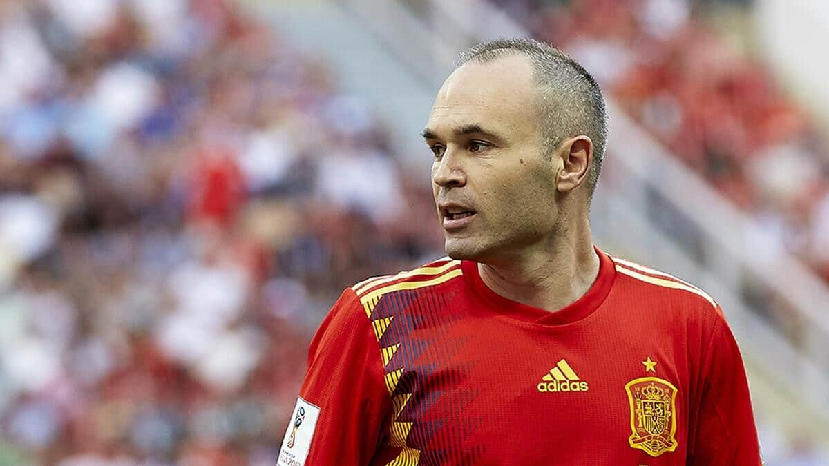 Barcelona legend Andres Iniesta set to retire from professional football