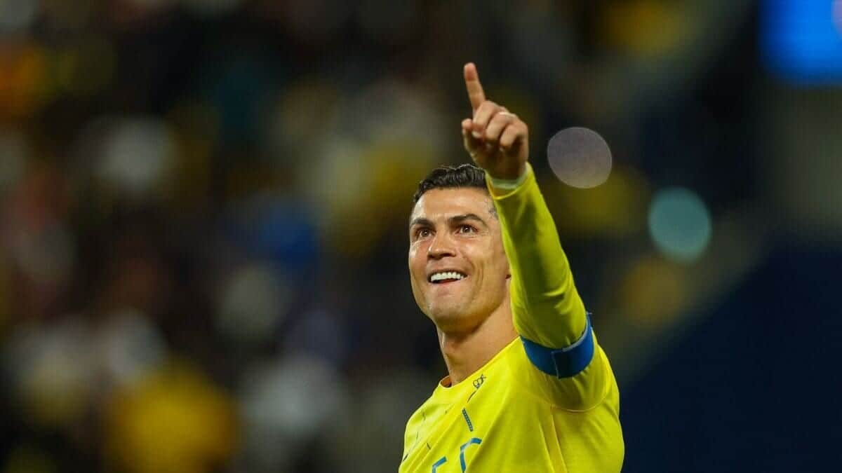 Cristiano Ronaldo contemplates retirement, dismisses Manchester United return rumors