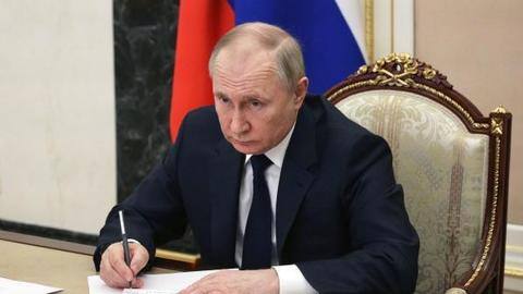 Coup to overthrow Putin underway: Ukraine amid 'ill health' reports Coup to overthrow Putin underway: Ukraine amid 'ill health' reports