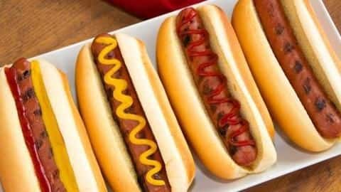How to make delicious veg hot dogs at home How to make delicious veg hot dogs at home