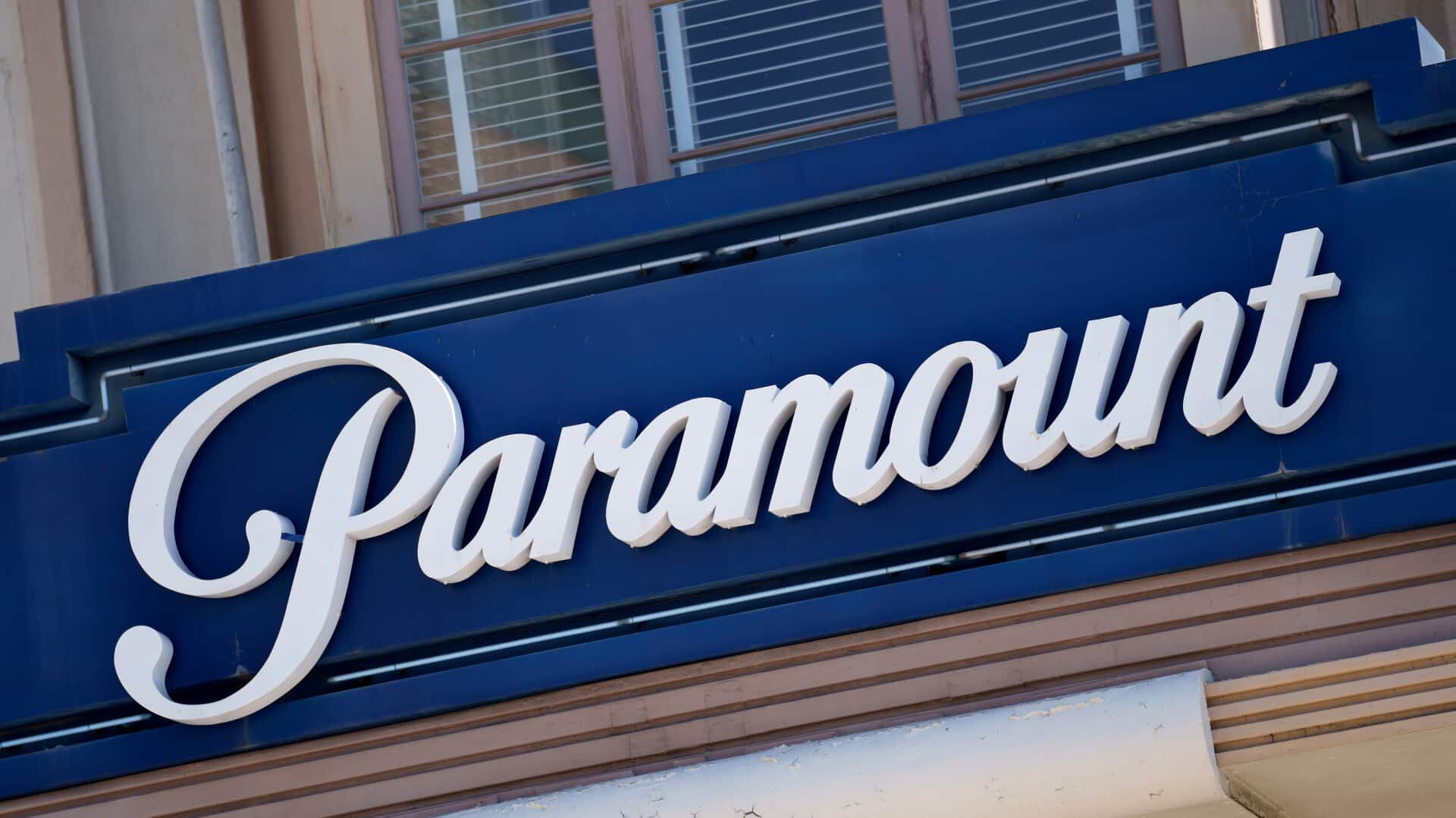 Seagram's heir Edgar Bronfman Jr. withdraws from Paramount acquisition race