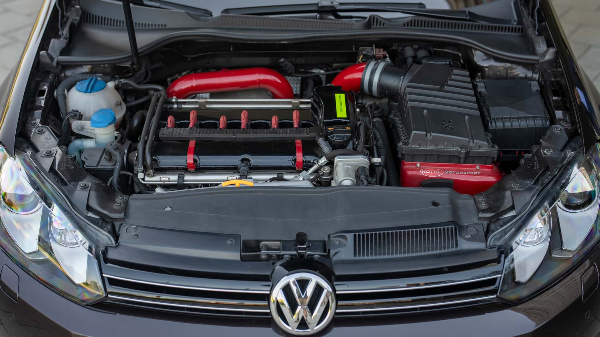 Volkswagen reveals Golf Mk6 prototype with VR-6 engine: Check features