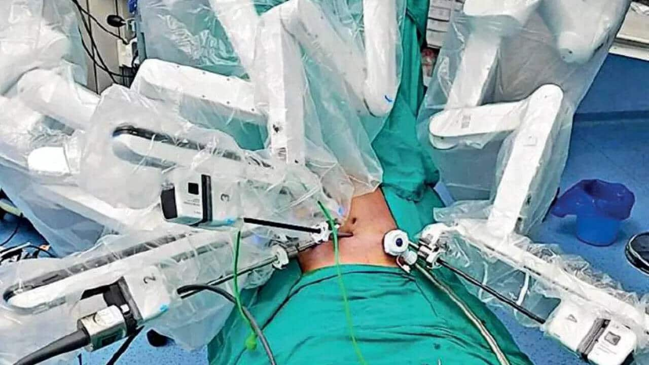 AIIMS Delhi is now performing surgeries using a robot