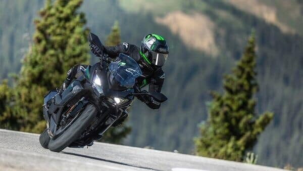 2025 Kawasaki Ninja 1100SX debuts in India at ₹13.5 lakh