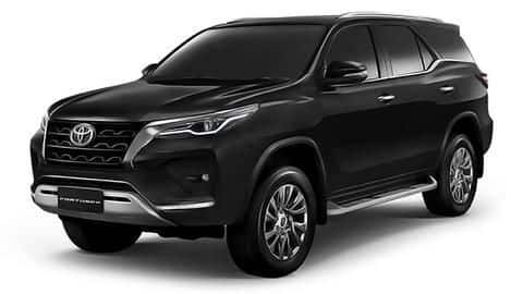 Toyota Fortuner (facelift) to be launched on January 6 Toyota Fortuner (facelift) to be launched on January 6