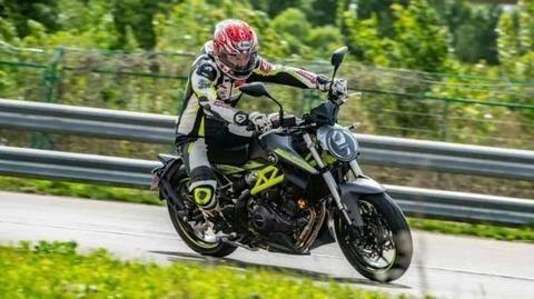 QJ Motor launches Chase 350 naked motorbike in China QJ Motor launches Chase 350 naked motorbike in China