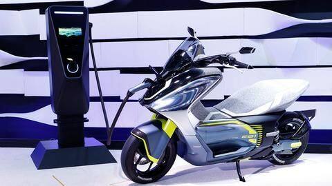 Yamaha E01 previewed in spy shots; design details revealed Yamaha E01 previewed in spy shots; design details revealed