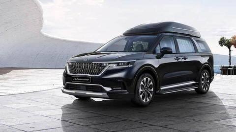 Kia Carnival Hi Limousine, with a luxurious 4-seater cabin, unveiled Kia Carnival Hi Limousine, with a luxurious 4-seater cabin, unveiled