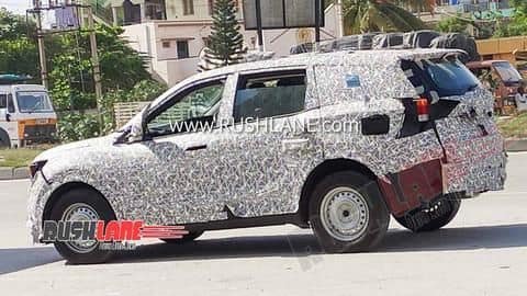 2021 Mahindra XUV500's cabin details revealed in spy photos 2021 Mahindra XUV500's cabin details revealed in spy photos