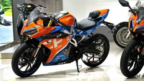 New Flame Orange livery for CFMOTO 250SR bike in China New Flame Orange livery for CFMOTO 250SR bike in China