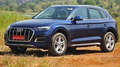 The Q5 has larger proportions and looks more elegant