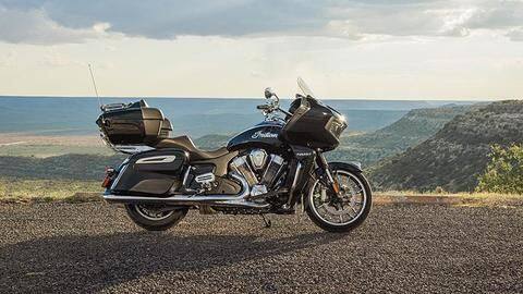 Indian Pursuit bagger, with good looks and features, unveiled Indian Pursuit bagger, with good looks and features, unveiled