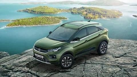 Tata Nexon's new variant offers electric sunroof and projector headlamps Tata Nexon's new variant offers electric sunroof and projector headlamps