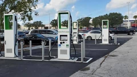 Indian government to set up 69,000 EV charging stations Indian government to set up 69,000 EV charging stations