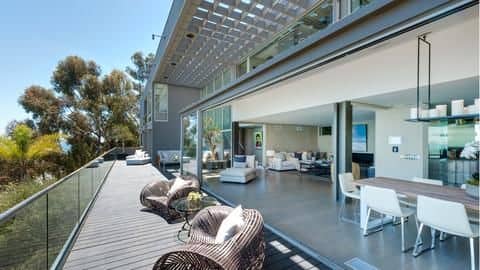 Matthew Perry puts pretty Malibu beach house on sale Matthew Perry puts pretty Malibu beach house on sale