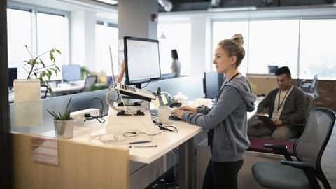 #HealthBytes: Benefits of working on a standing desk #HealthBytes: Benefits of working on a standing desk