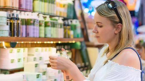 Dangerous beauty trends that you should definitely avoid Dangerous beauty trends that you should definitely avoid